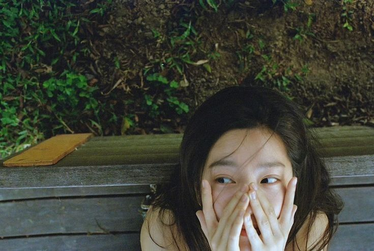 Chuyên gia thẩm mỹ cảnh báo: Tết thức khuya, ăn thả ga khiến "mụn nổi ồ ạt", có 4 cách cứu nguy - Ảnh 1.