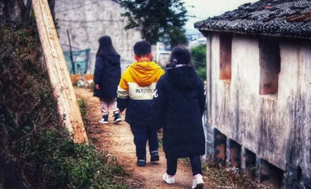 Khi thế hệ 5X, 6X dần vắng bóng: “Thời đại ít họ hàng” và những áp lực sức khỏe âm thầm - Ảnh 3.