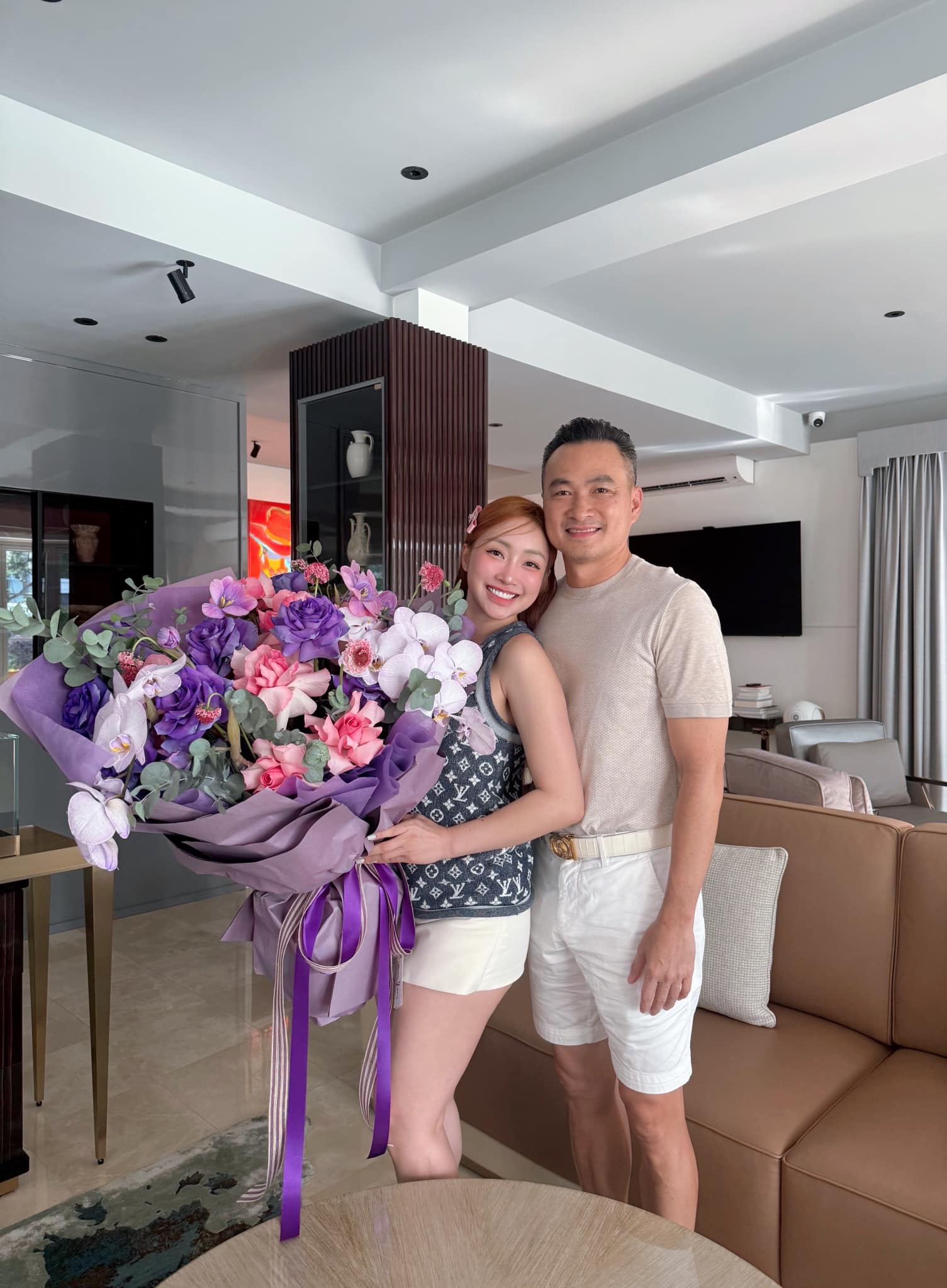 Nam nghệ sĩ cưới vợ đại gia kém 16 tuổi, bỏ showbiz, làm giám đốc bảo tàng, biệt thự trải khắp TP.HCM - Ảnh 6.