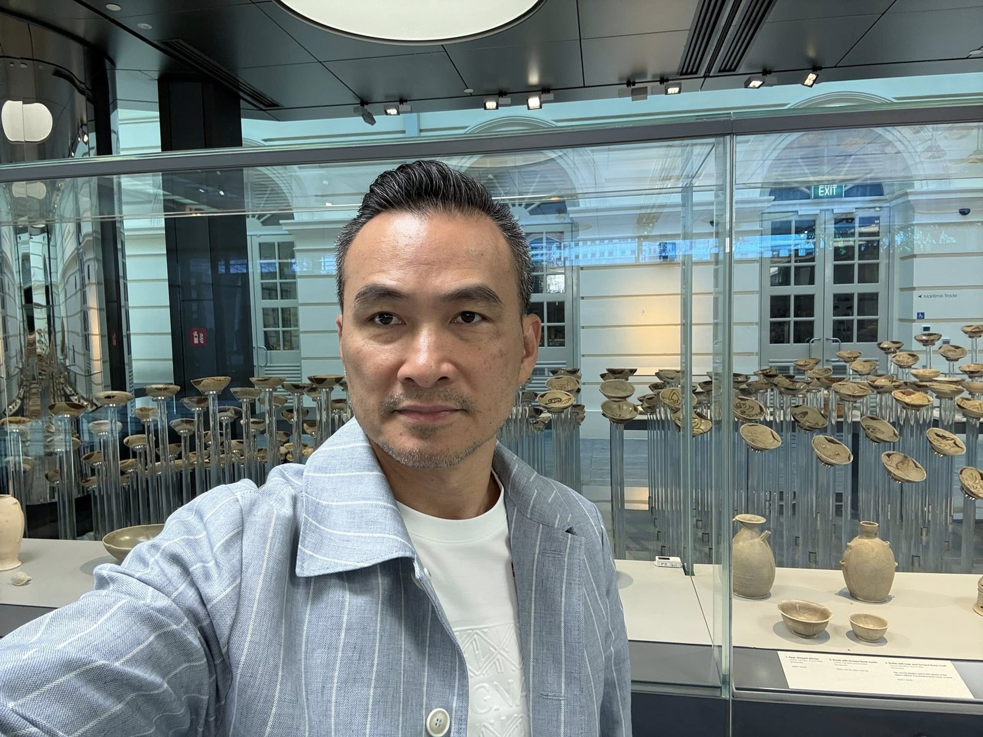 Nam nghệ sĩ cưới vợ đại gia kém 16 tuổi, bỏ showbiz, làm giám đốc bảo tàng, biệt thự trải khắp TP.HCM - Ảnh 3.