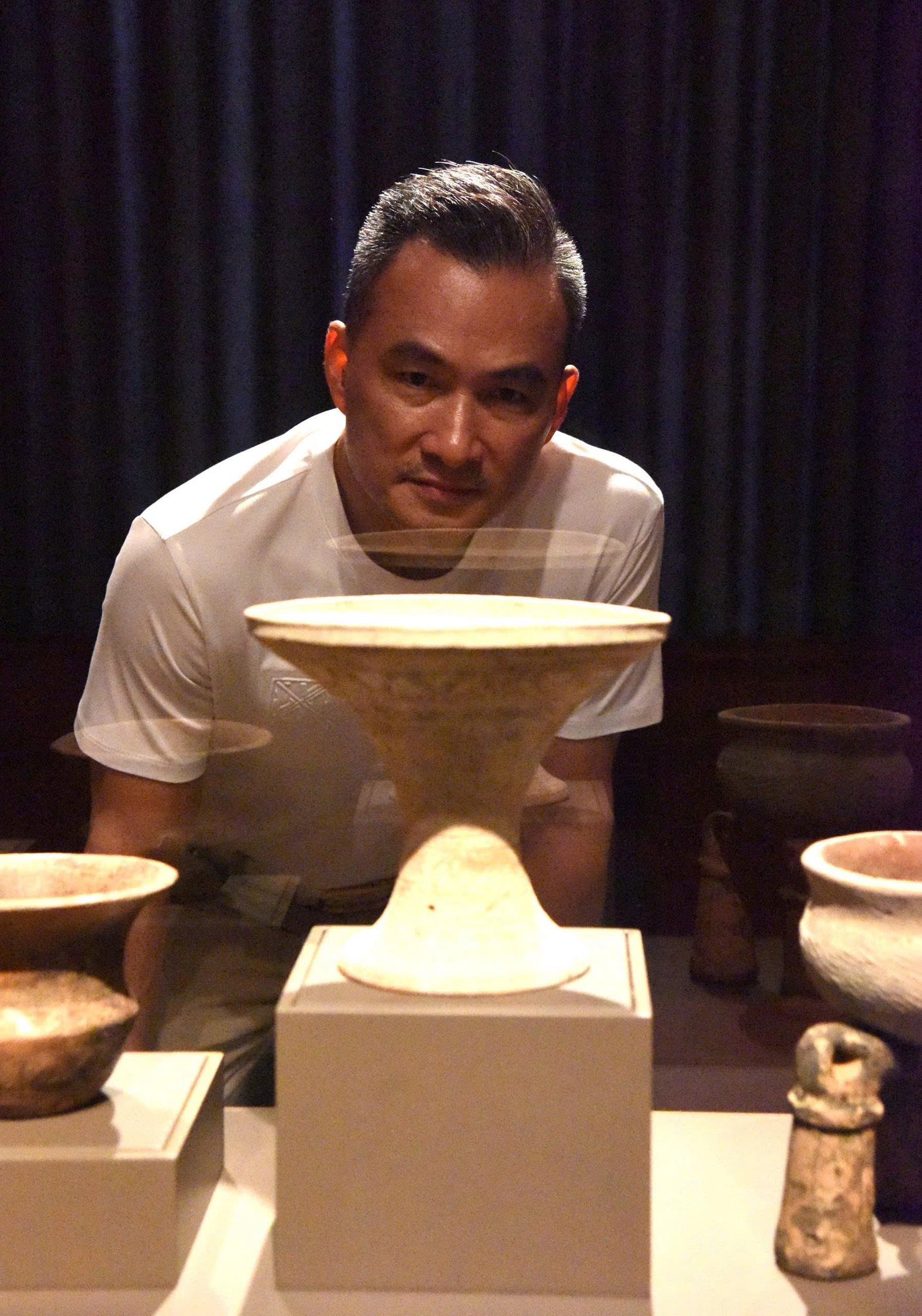 Nam nghệ sĩ cưới vợ đại gia kém 16 tuổi, bỏ showbiz, làm giám đốc bảo tàng, biệt thự trải khắp TP.HCM - Ảnh 4.