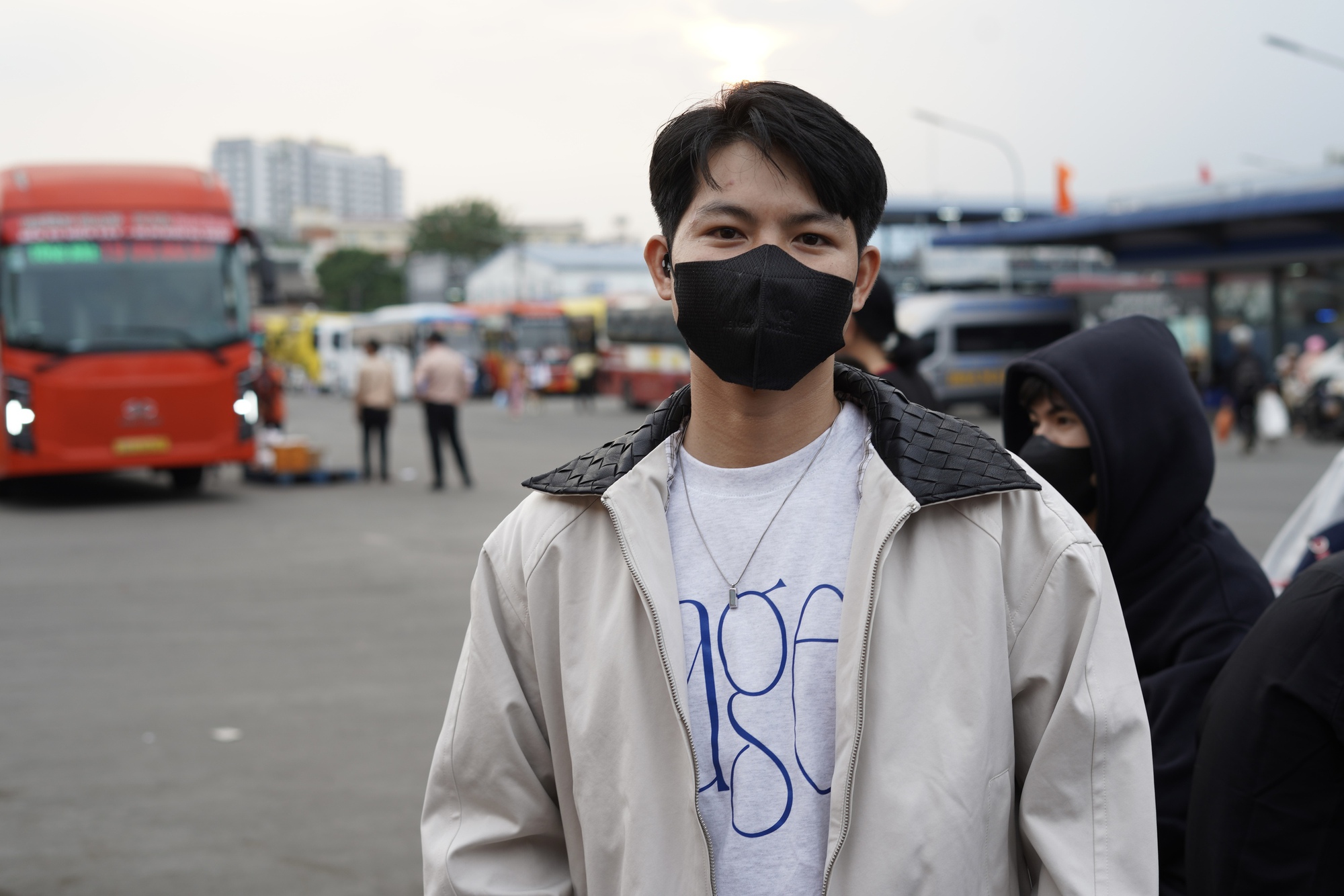 Không khí Tết rộn ràng tại Bến xe Miền Tây chiều 26 Tết 2026 - Ảnh 5. Không khí Tết rộn ràng tại Bến xe Miền Tây chiều 26 Tết 2026 - Ảnh 5.