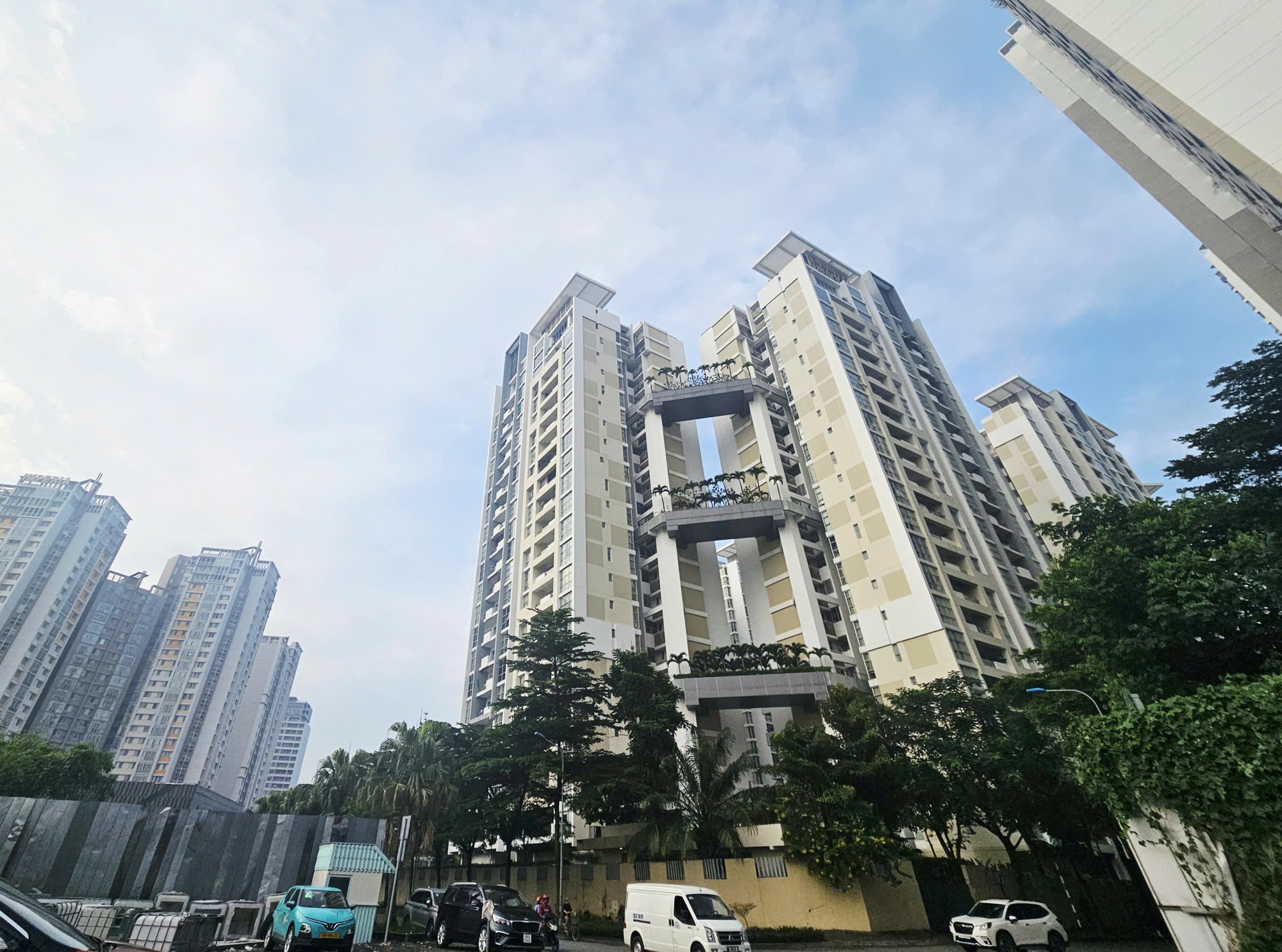 Ngân hàng tạm ngừng cho vay bất động sản và ảnh hưởng đến tín dụng bất động sản 2026 - Ảnh 2.