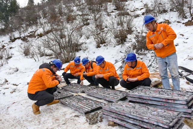 Phát hiện mỏ vàng lớn nhất Tứ Xuyên với trữ lượng 81 tấn trong năm 2025 - Ảnh 1.