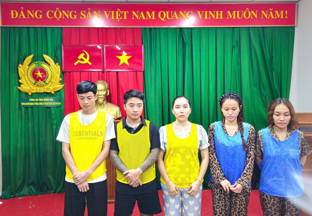 Điều tra dòng tiền qua nhiều lớp tài khoản ngân hàng, quy đổi sang USDT: Hơn 2.500 tỷ đồng bị chiếm đoạt, công an truy bắt 111 đối tượng - Ảnh 2.