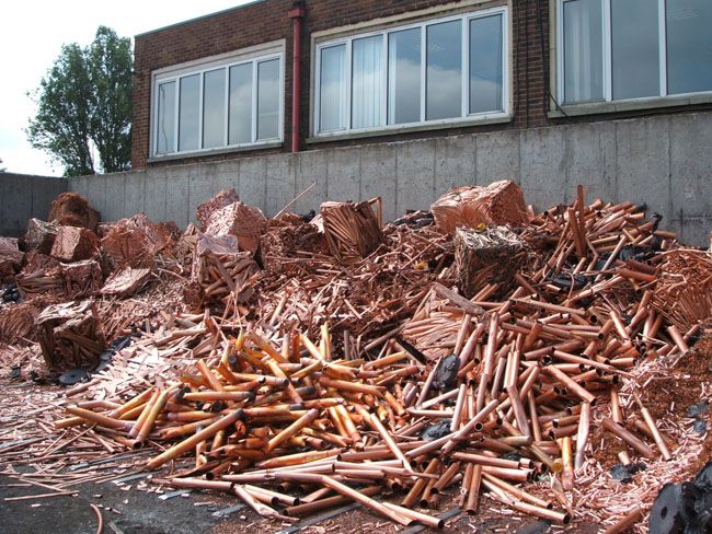 Chuyên gia nói về đầu tư Đồng: Không chỉ ngân hàng, cả những doanh nghiệp phế liệu ở Đồng Kỵ hay các bà ve chai cũng theo dõi sát giá quốc tế - Ảnh 3.