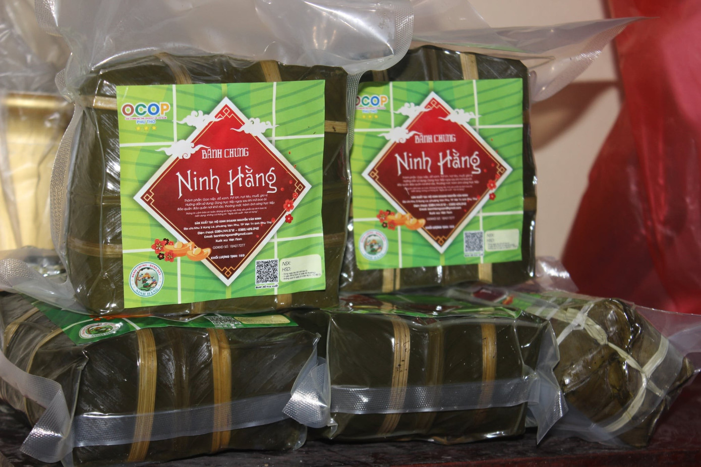 Bánh chưng Hùng Lô: Làng nghề truyền thống đỏ lửa suốt ngày đêm cận Tết 2026 - Ảnh 6.