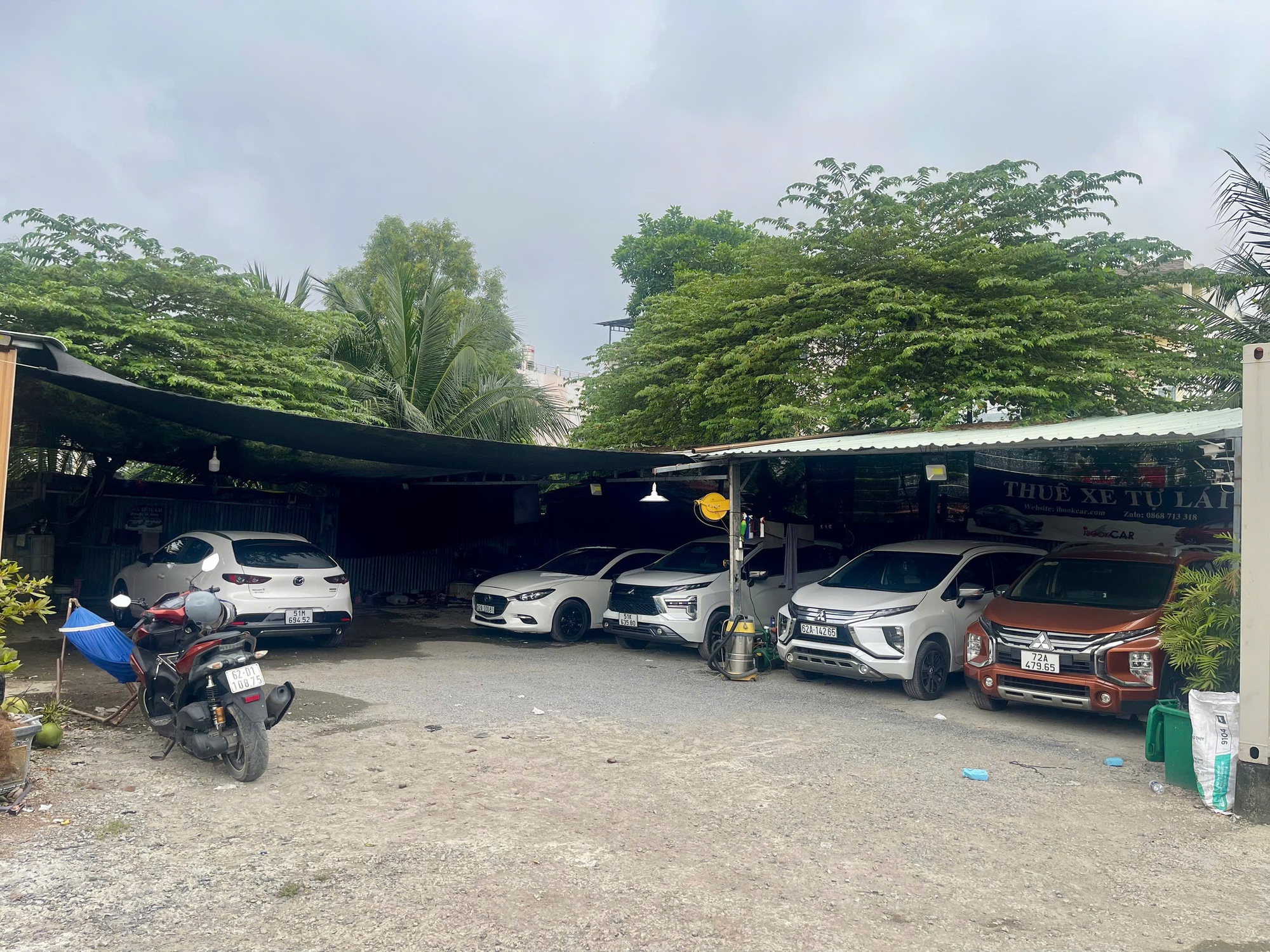 Thuê xe tự lái cận Tết 2026: Giá rẻ cạn kiệt , tìm xe khó khăn - Ảnh 1. Thuê xe tự lái cận Tết 2026: Giá rẻ cạn kiệt , tìm xe khó khăn - Ảnh 1.