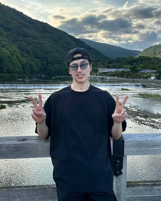 Thực đơn chống lão hóa của "nam thần" Singapore 60 tuổi trông như mới 30: Làm thế này hiệu quả tăng gấp bội - Ảnh 1.