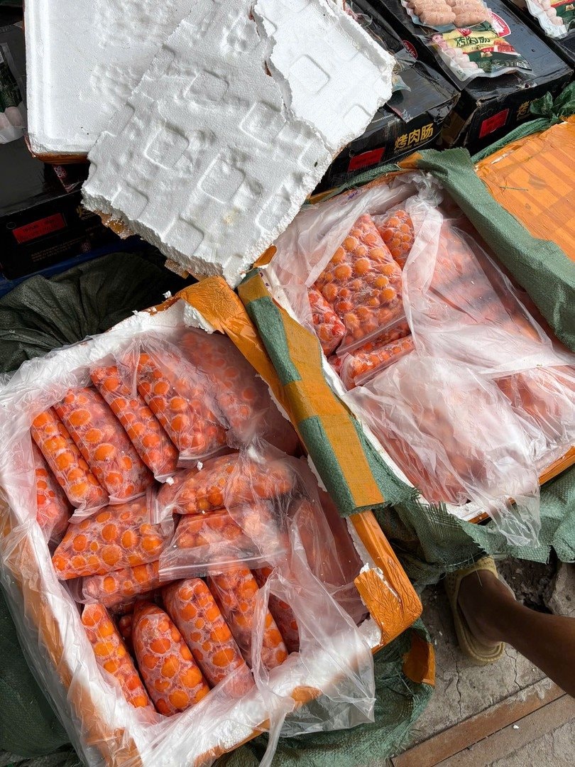 Phát hiện vụ buôn bán thực phẩm đông lạnh lạ tại TP . HCM , Cảnh sát ra tay xử lý - Ảnh 8.