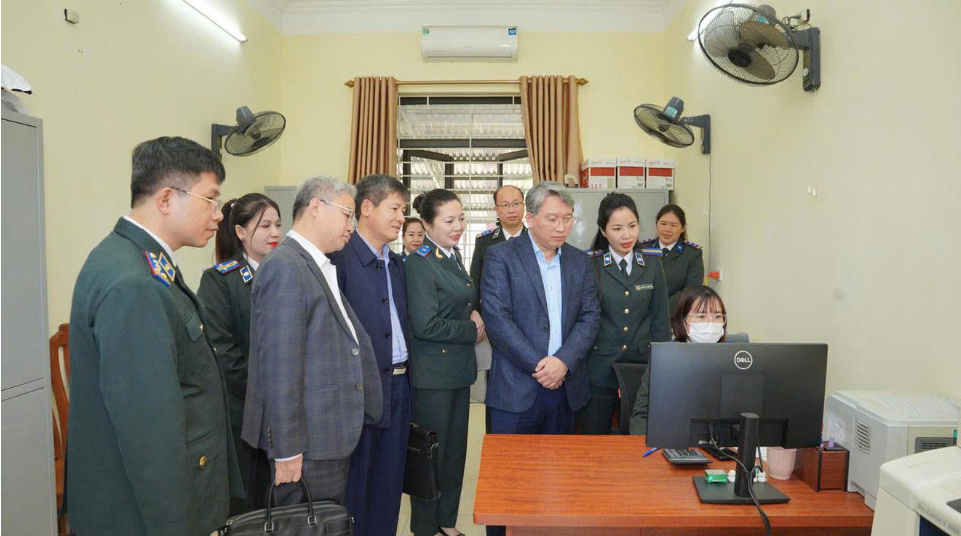 ‘Khó khăn chưa từng có trong tiền lệ’ khi thu hồi tài sản tham nhũng trong các đại án - Ảnh 2.