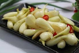 Tết vẫn vui, mâm cỗ vẫn đủ vị: Vì sao dưa hành - món bị đồn “dễ gây ung thư” - thực ra không đáng sợ như nhiều người nghĩ?- Ảnh 2.