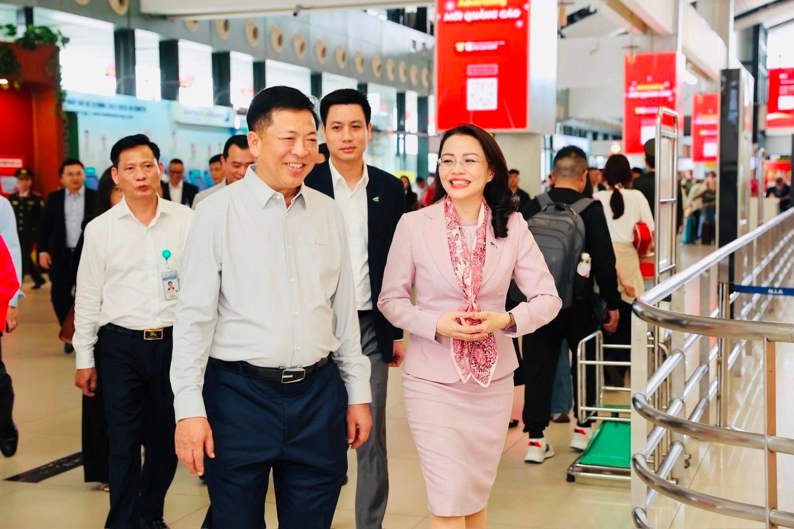 Cục trưởng hàng không thăm Bamboo Airways ghi nhận đóng góp của Trịnh Văn Quyết - Ảnh 1.