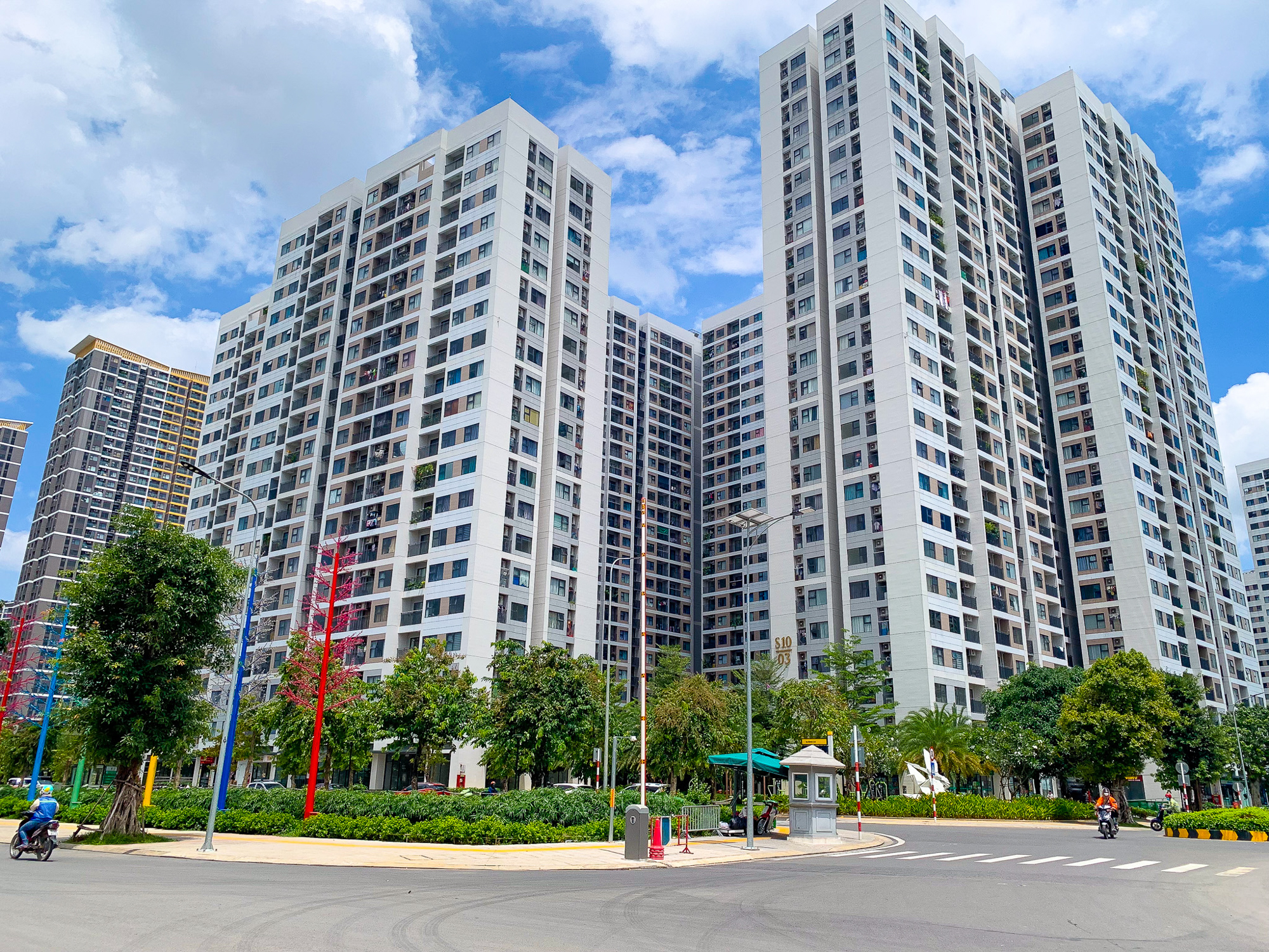 3 “ông lớn” chia thị phần bất động sản TP.HCM năm Bính Ngọ: Vinhomes làm siêu dự án ngoại ô, Masterise tiếp tục giữ trung tâm, Sun Group đánh thức vùng ven sông- Ảnh 5. 3 “ông lớn” chia thị phần bất động sản TP.HCM năm Bính Ngọ: Vinhomes làm siêu dự án ngoại ô, Masterise tiếp tục giữ trung tâm, Sun Group đánh thức vùng ven sông- Ảnh 5.