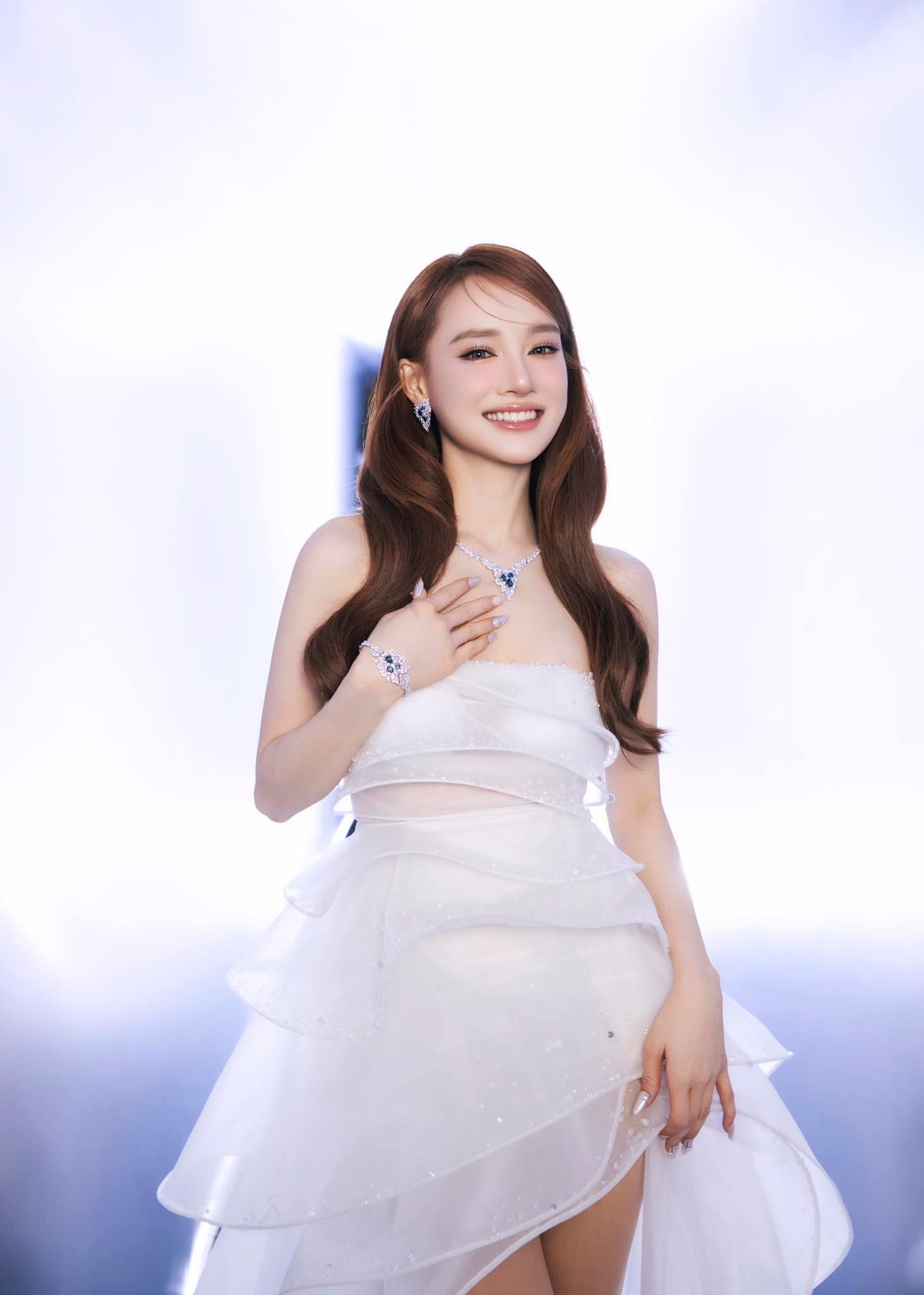 5 mỹ nhân tuổi Ngọ đẹp nhất Việt Nam: Lan Ngọc xếp thứ 2, hạng 1 lấp lánh hơn cả kim cương châu báu- Ảnh 8. 5 mỹ nhân tuổi Ngọ đẹp nhất Việt Nam: Lan Ngọc xếp thứ 2, hạng 1 lấp lánh hơn cả kim cương châu báu- Ảnh 8.