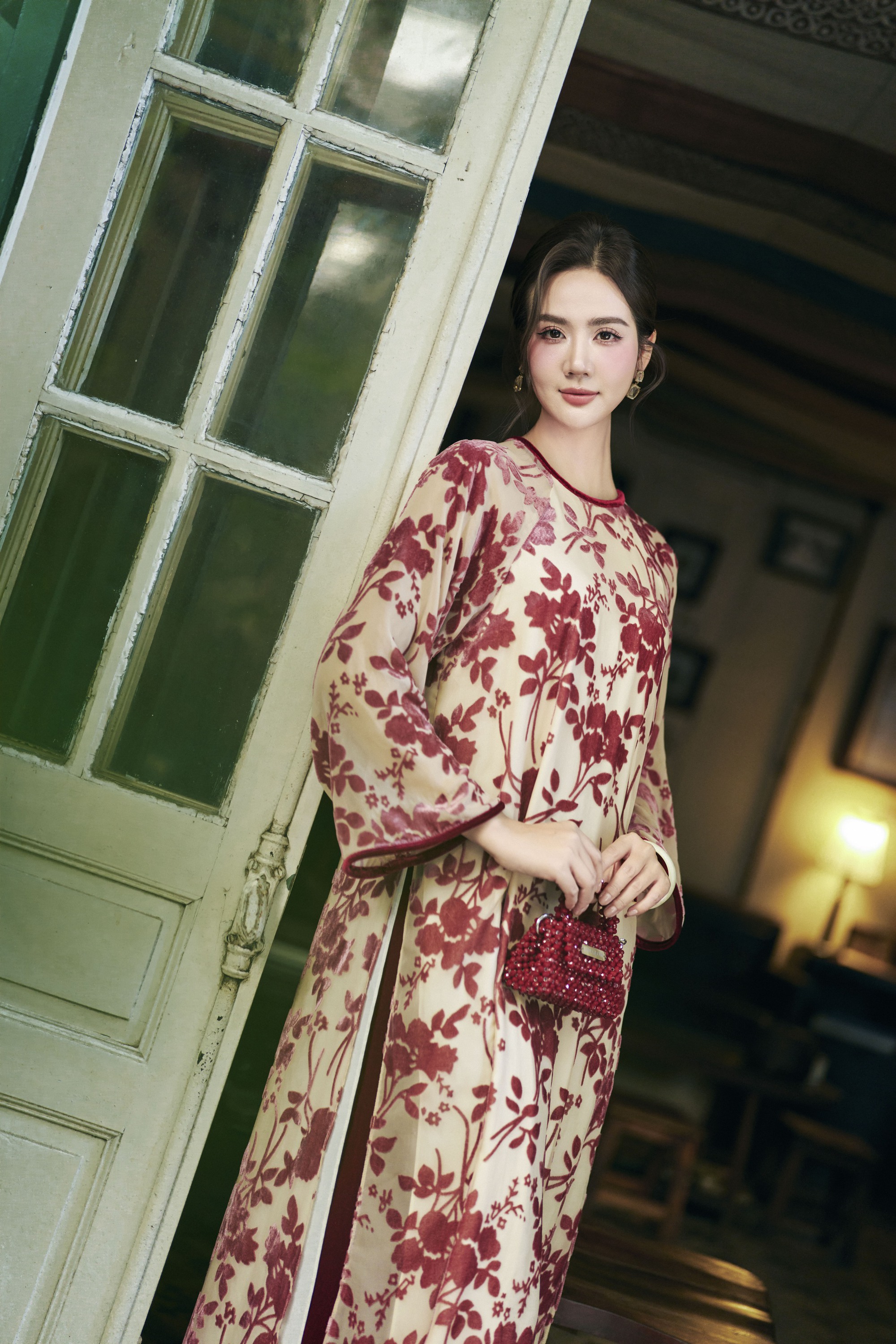 5 mỹ nhân tuổi Ngọ đẹp nhất Việt Nam: Lan Ngọc xếp thứ 2, hạng 1 lấp lánh hơn cả kim cương châu báu- Ảnh 2. 5 mỹ nhân tuổi Ngọ đẹp nhất Việt Nam: Lan Ngọc xếp thứ 2, hạng 1 lấp lánh hơn cả kim cương châu báu- Ảnh 2.