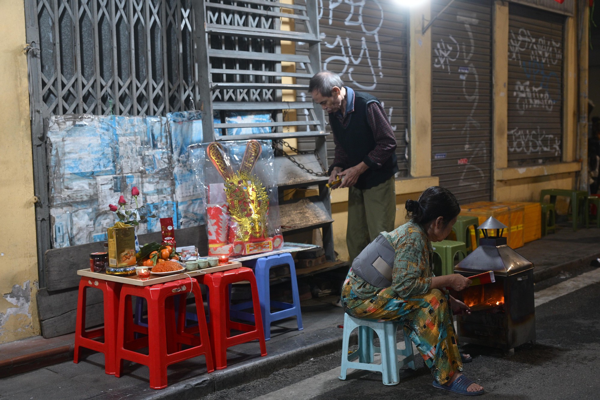 Pháo hoa rực rỡ trên bầu trời, chào đón năm mới 2026- Ảnh 39.