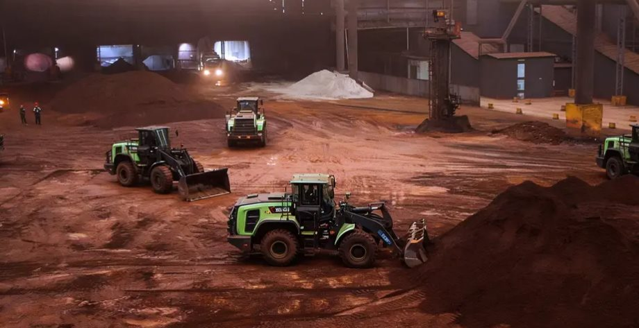 Trung Quốc phát triển máy xúc điện 120 tấn , hiệu năng vượt trội trong ngành vận tải 2026 - Ảnh 1.