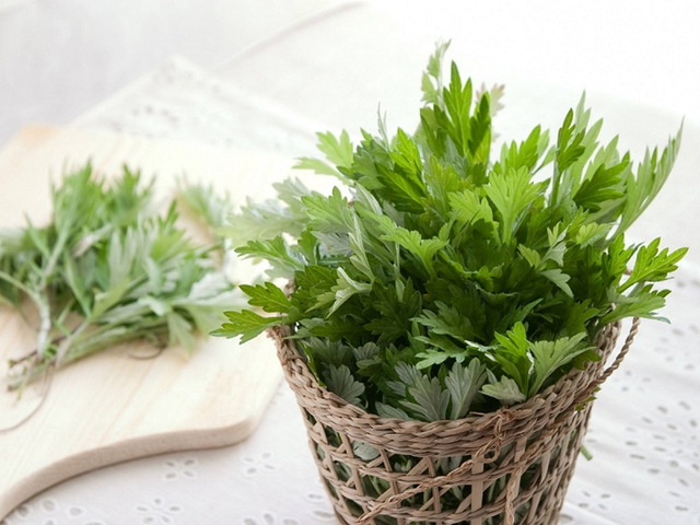 Loại rau mọc dại ở Việt Nam, trời Tây ví là "báu vật trời ban" - Ảnh 1.