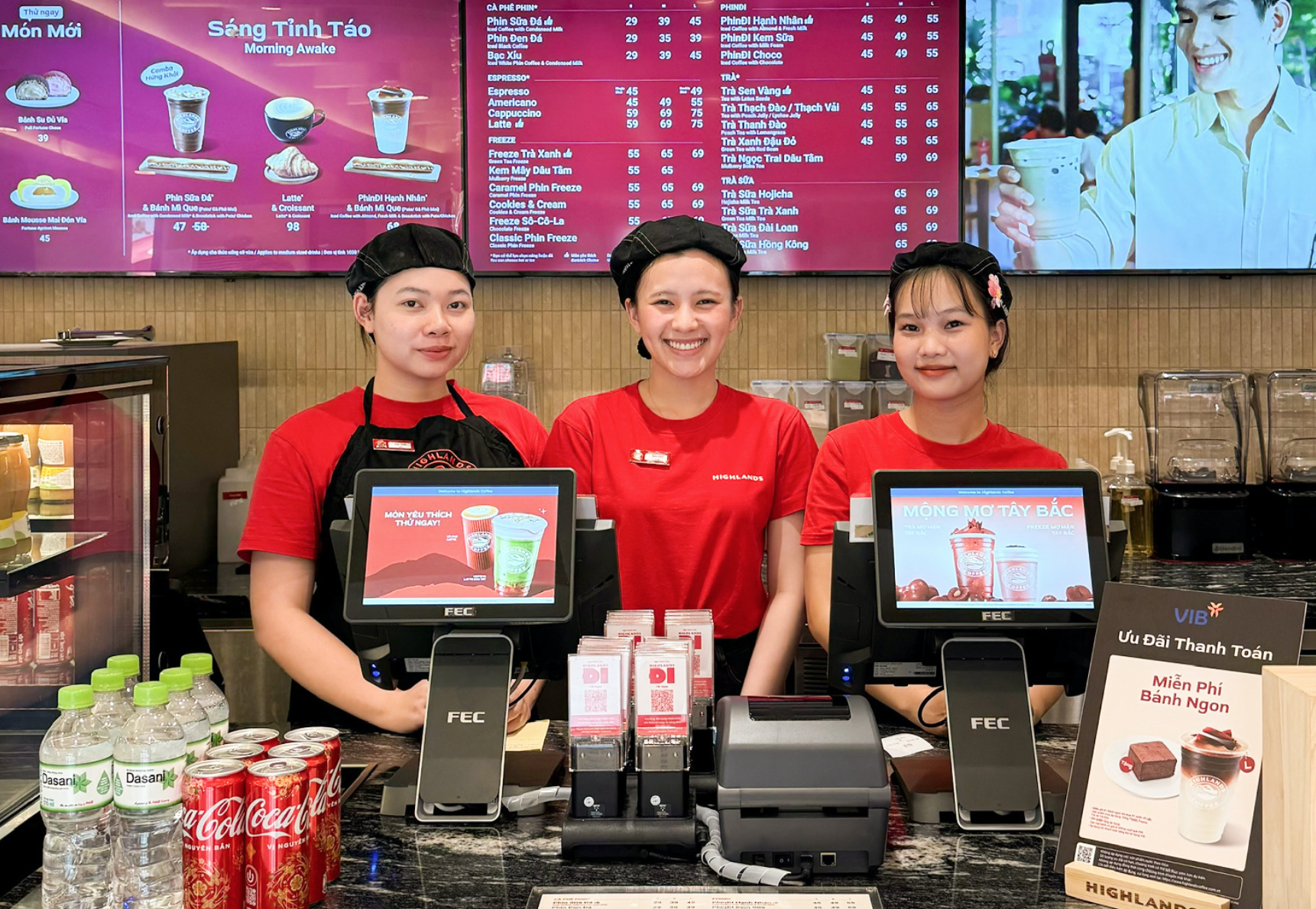 Những việc làm "hốt bạc" ngày Tết ở TPHCM - Ảnh 2.