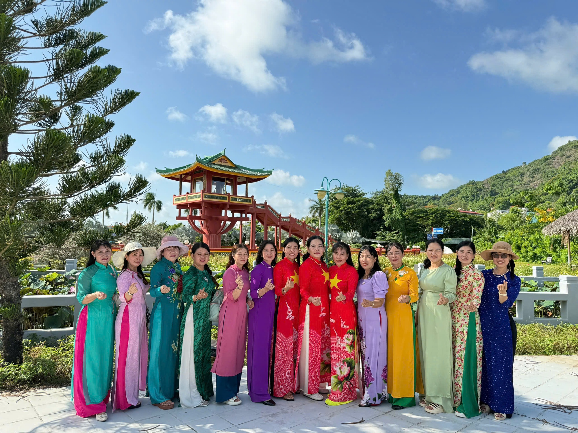 Khách du Xuân vùng Bảy Núi và Phú Quốc bất ngờ tăng cao trong 3 ngày Tết - Ảnh 18.