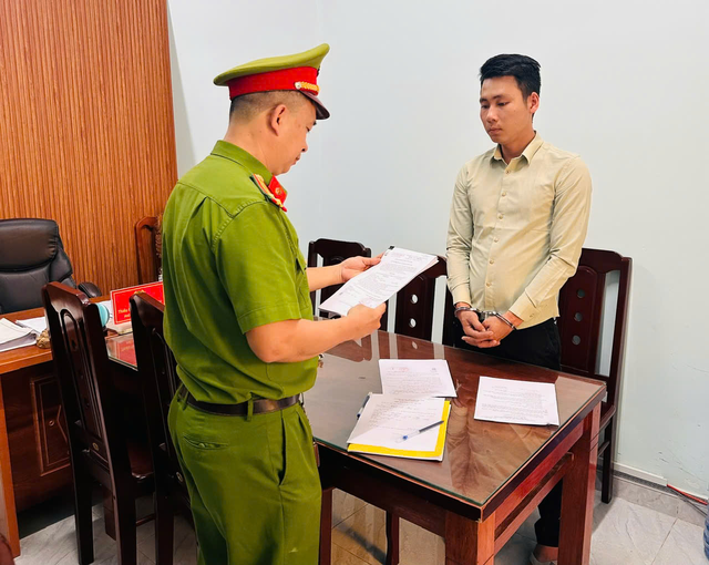 Người đàn ông mất điện thoại, bị rút hết tiền trong tài khoản ngân hàng - Ảnh 1.