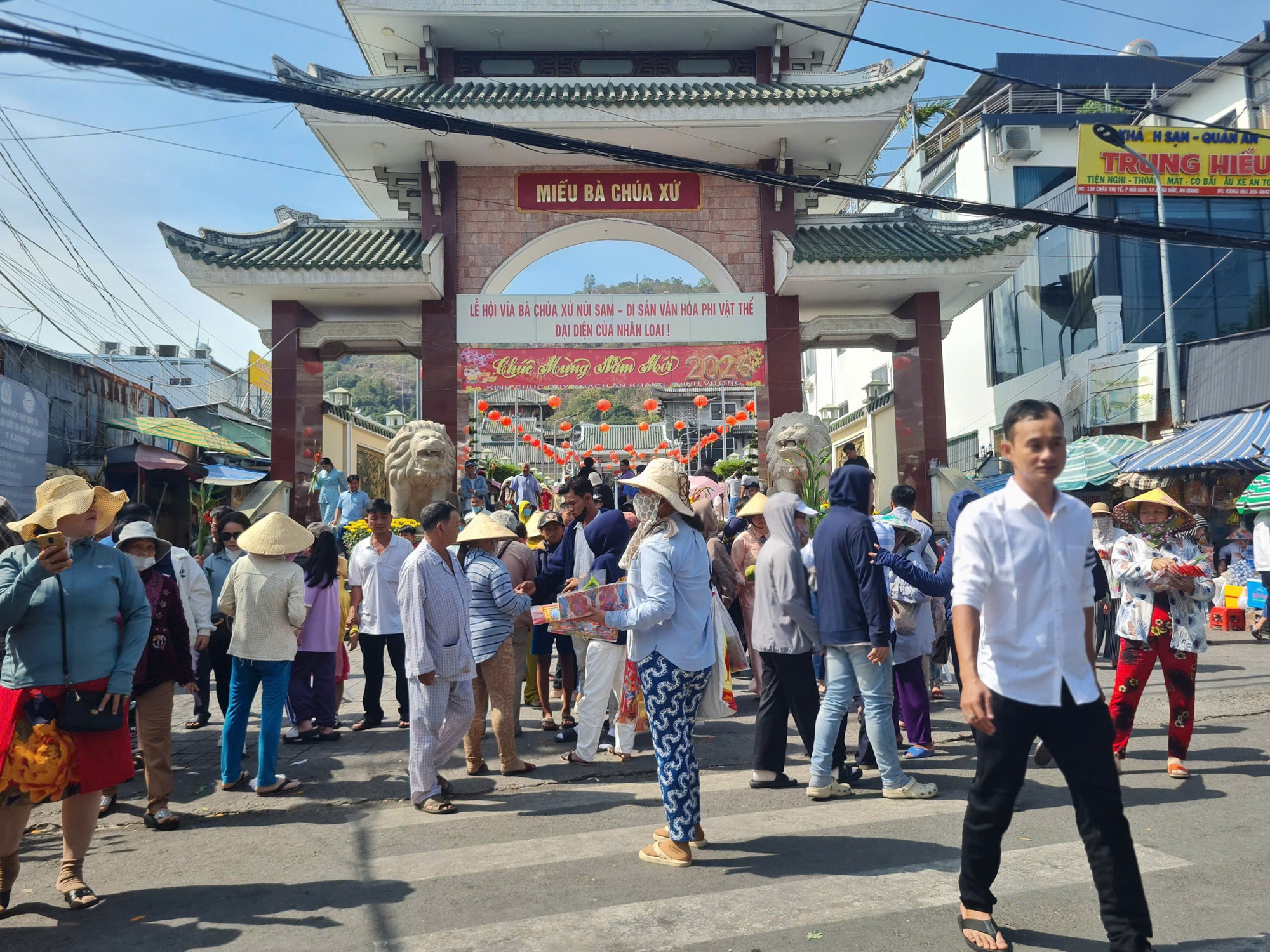 Khách du Xuân vùng Bảy Núi và Phú Quốc bất ngờ tăng cao trong 3 ngày Tết - Ảnh 22.