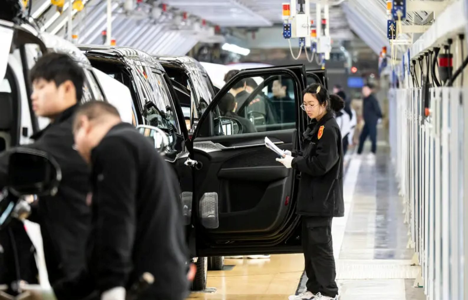 18 Triệu xe điện Trung Quốc dư thừa mỗi năm , thị trường chạm trần nhu cầu thực tế - Ảnh 2.