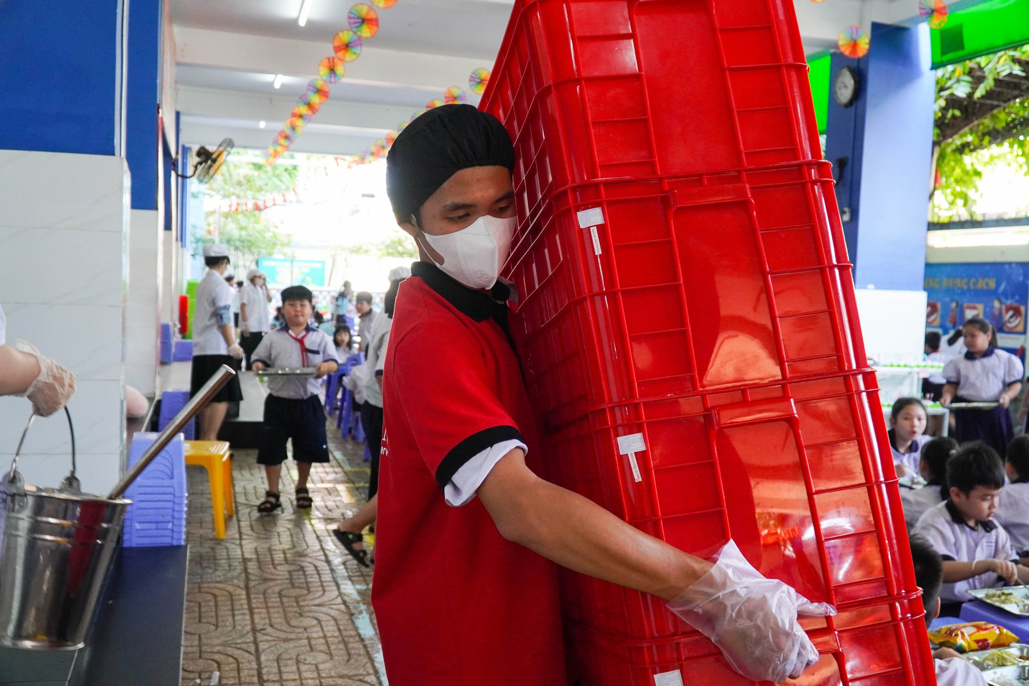 Trường Tiểu học Đinh Bộ Lĩnh tổ chức bữa ăn bán trú trở lại sau vụ Sago Food - Ảnh 13.