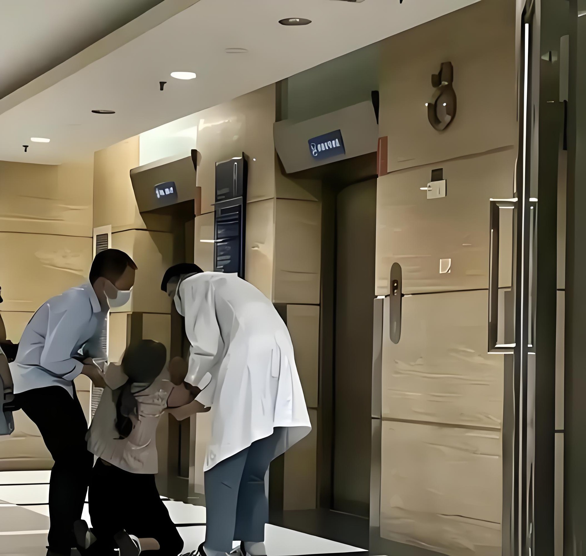 Bác sĩ Bạc Thế Ninh: Bài học sống từ 24 năm trong ICU - Ảnh 2. Bác sĩ Bạc Thế Ninh: Bài học sống từ 24 năm trong ICU - Ảnh 2.