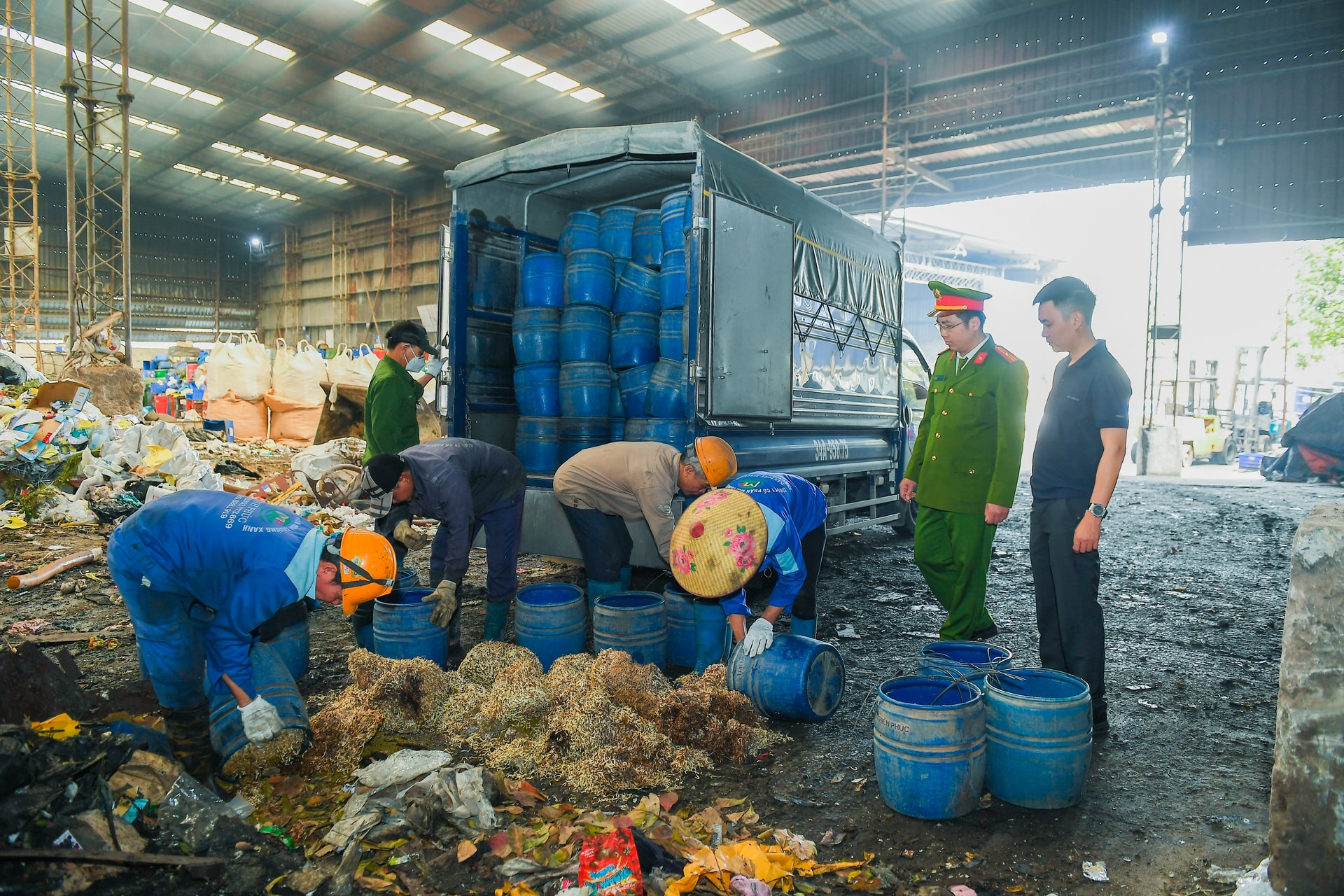 Nguy hại từ chất độc giúp giá đỗ "lớn nhanh như thổi", để 1 tháng không hỏng: Âm thầm gây suy gan, thai nhi bị dị tật, não úng thủy - Ảnh 1. Nguy hại từ chất độc giúp giá đỗ "lớn nhanh như thổi", để 1 tháng không hỏng: Âm thầm gây suy gan, thai nhi bị dị tật, não úng thủy - Ảnh 1.