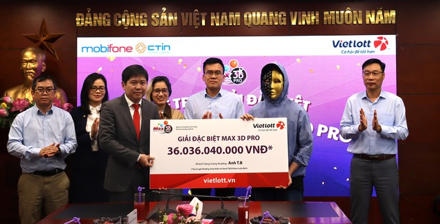Trúng Vietlott hơn 36 tỷ đồng, người chơi giật mình vì tin nhắn báo thưởng 
