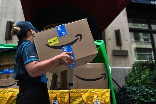 Amazon vượt Walmart 2026: Cuộc chiến thương mại điện tử giữa hai gã khổng lồ - Ảnh 4.