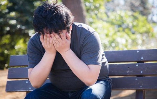 Đừng để sau Tết mới giật mình vì phong độ giảm sút: Có những thói quen ngày Tết tưởng vô hại, nhưng lại khiến đàn ông "khóc thét"- Ảnh 2.