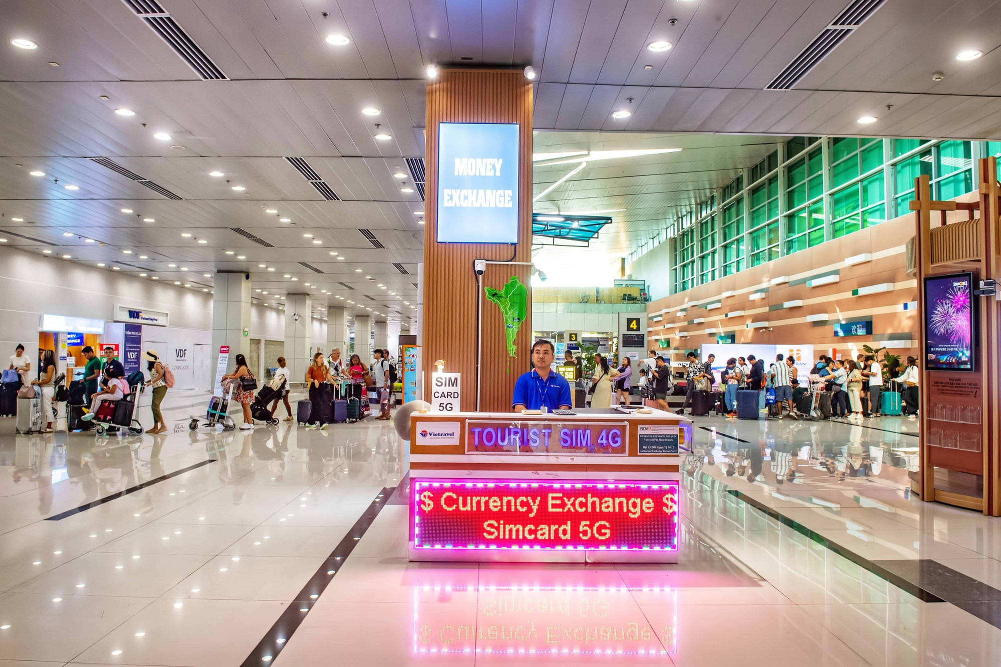 Sân bay Phú Quốc đón lượng hành khách cao kỷ lục trong dịp Tết 2026 - Ảnh 4.