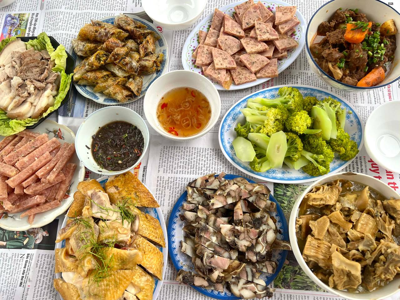 Mùng 7, đồng nghiệp lên văn phòng làm việc, còn mình vẫn đang đi chơi: "Chẳng có gì là 'tội lỗi'..." - Ảnh 2.