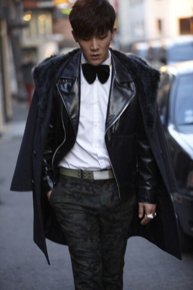 Bắt khẩn cấp nam ca sĩ kiêm “anh sếp showbiz” ngay đầu năm mới- Ảnh 3.