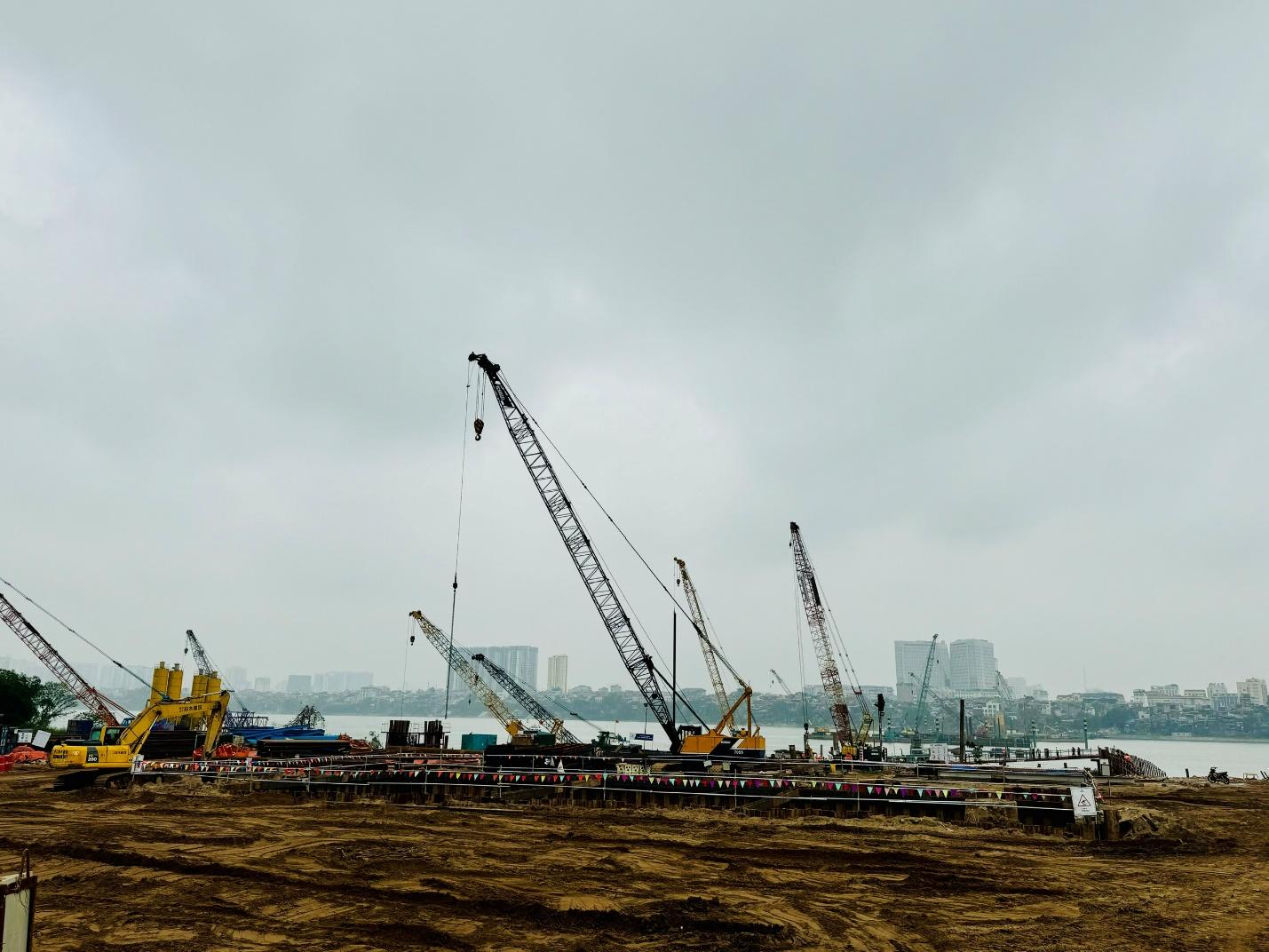 Ngay năm sau, dự kiến hoàn thành 'siêu cầu' vượt sông Hồng gần 16.000 tỷ đồng, nối phố cổ với Long Biên, tiến độ hiện ra sao?  - Ảnh 2.