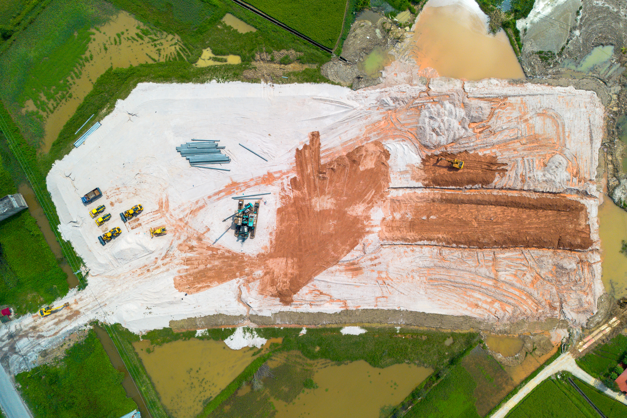 So găng sân bay Gia Bình với Nội Bài, ga Ngọc Hồi và ga Hà Nội: 'Tân binh' cửa ngõ tái định nghĩa hạ tầng Thủ đô - Ảnh 6.