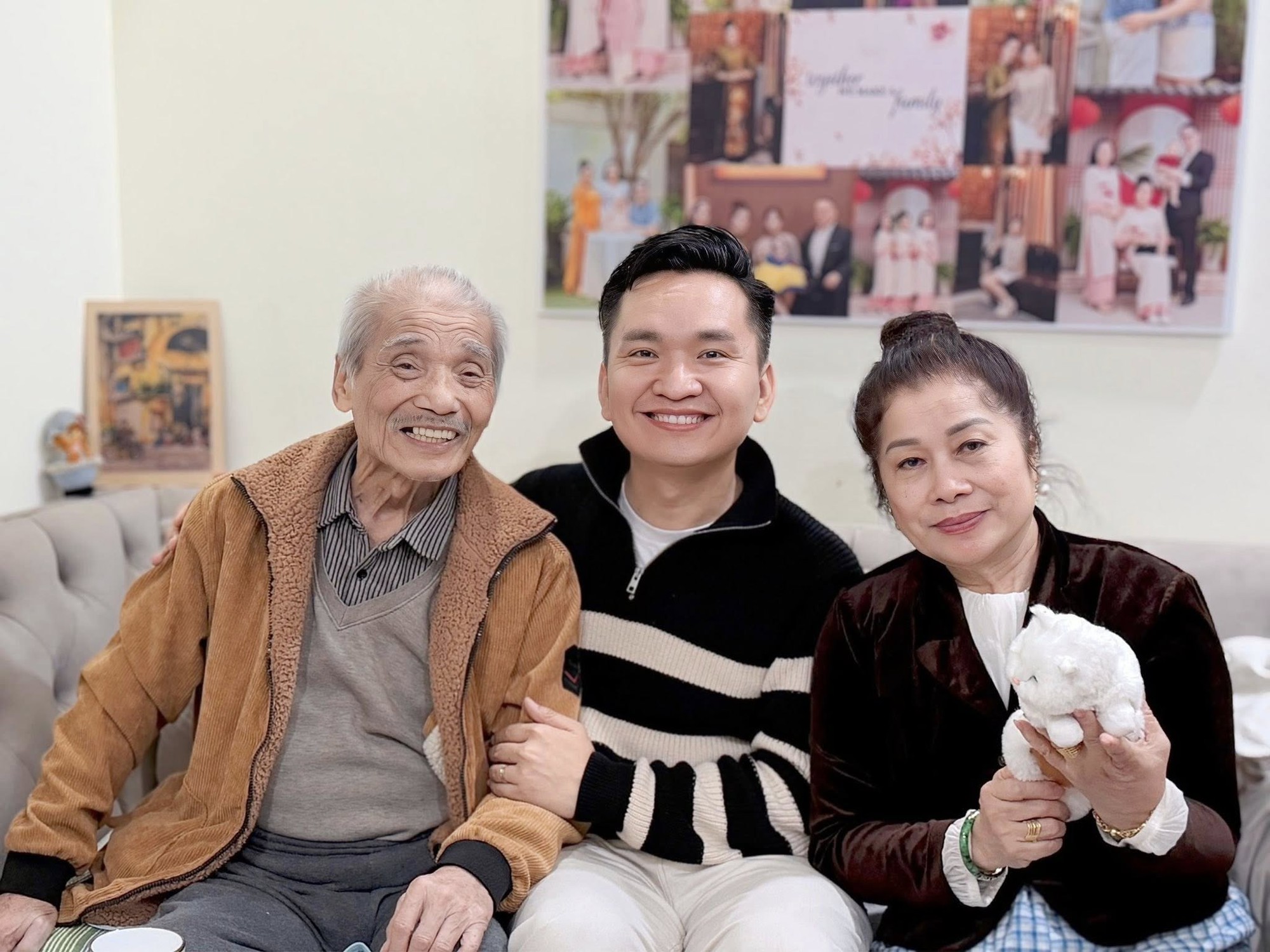 Sức khỏe NSND Trần Hiếu sau phẫu thuật điều trị ung thư giai đoạn 4: "Nay ông tỉnh lắm đấy"- Ảnh 1.