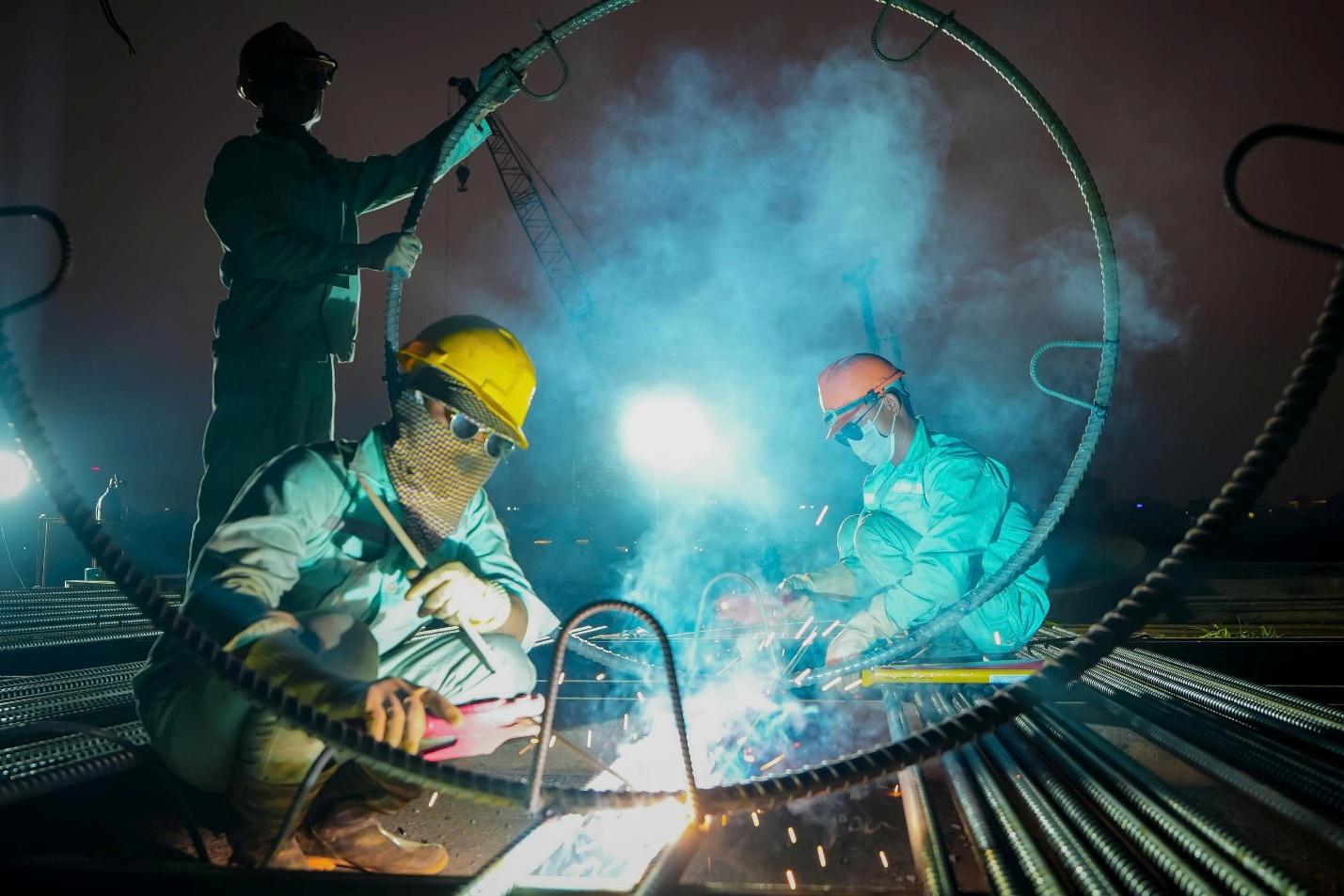 Ngay năm sau, dự kiến hoàn thành 'siêu cầu' vượt sông Hồng gần 16.000 tỷ đồng, nối phố cổ với Long Biên, tiến độ hiện ra sao?  - Ảnh 4.