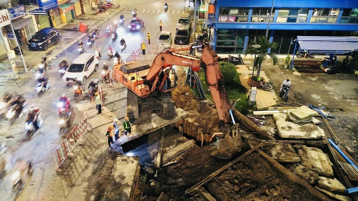 Ông Trần Bá Dương và kế hoạch hoàn thành 3 tuyến Metro tại TP . HCM vào năm 2030 - Ảnh 4. Ông Trần Bá Dương và kế hoạch hoàn thành 3 tuyến Metro tại TP . HCM vào năm 2030 - Ảnh 4.