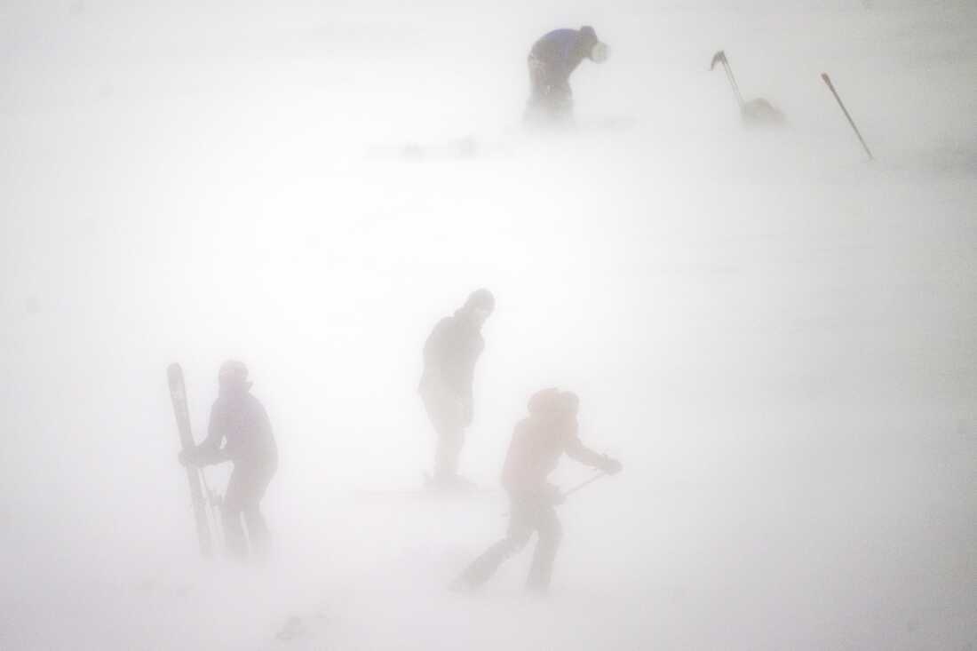 Vừa tỉnh dậy, New York đã hóa xứ tuyết, nhưng phía sau khung cảnh cổ tích này là gì? - Ảnh 5.