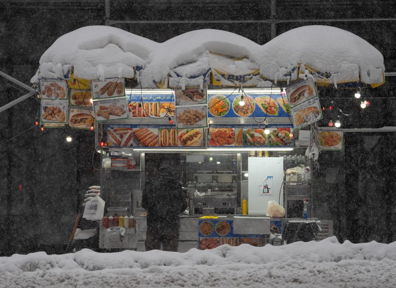 Vừa tỉnh dậy, New York đã hóa xứ tuyết, nhưng phía sau khung cảnh cổ tích này là gì? - Ảnh 12.