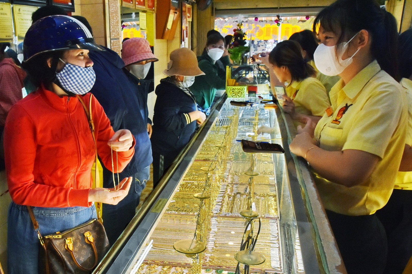 Những lưu ý đặc biệt người dân mua vàng lấy may dịp Thần Tài cần biết - Ảnh 2.