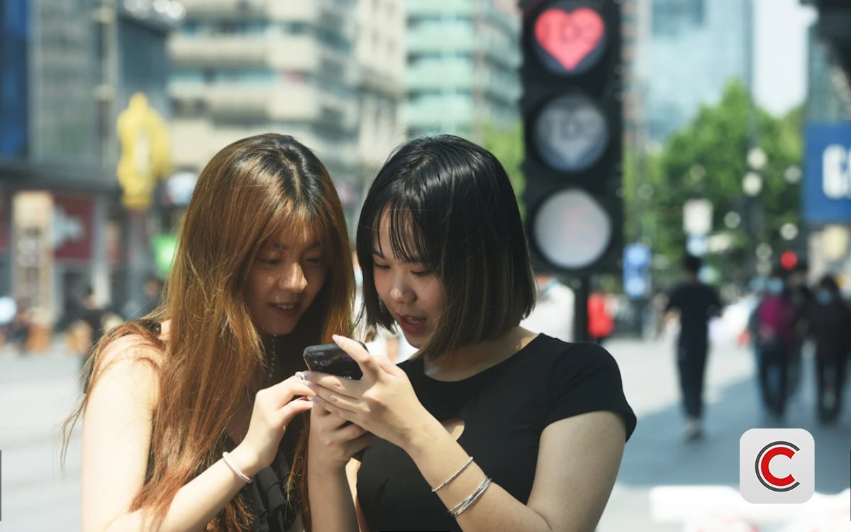 Phụ nữ Trung Quốc chọn AI thay vì đàn ông: Xu hướng hẹn hò 2026 - Ảnh 1.