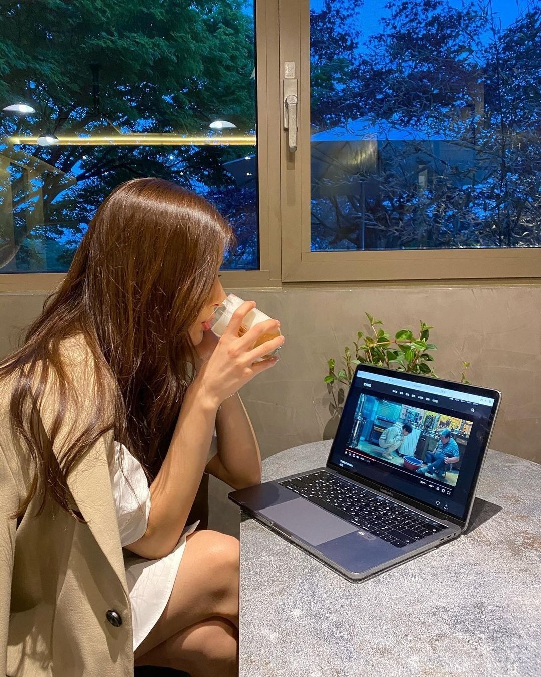 Từ khi bị đuổi việc, tôi không mua vàng nữa mà làm việc này đầu tiên- Ảnh 1. Từ khi bị đuổi việc, tôi không mua vàng nữa mà làm việc này đầu tiên- Ảnh 1.