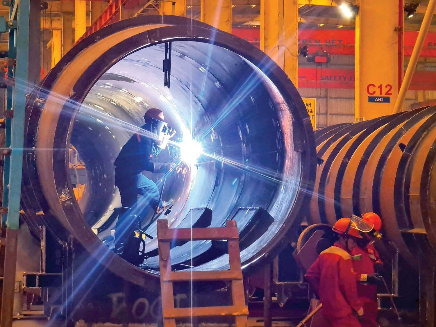 Tập đoàn Đại Dũng trúng thầu 40 . 000 Tấn thép cho sân vận động Trống Đồng 2026 - Ảnh 3. Tập đoàn Đại Dũng trúng thầu 40 . 000 Tấn thép cho sân vận động Trống Đồng 2026 - Ảnh 3.