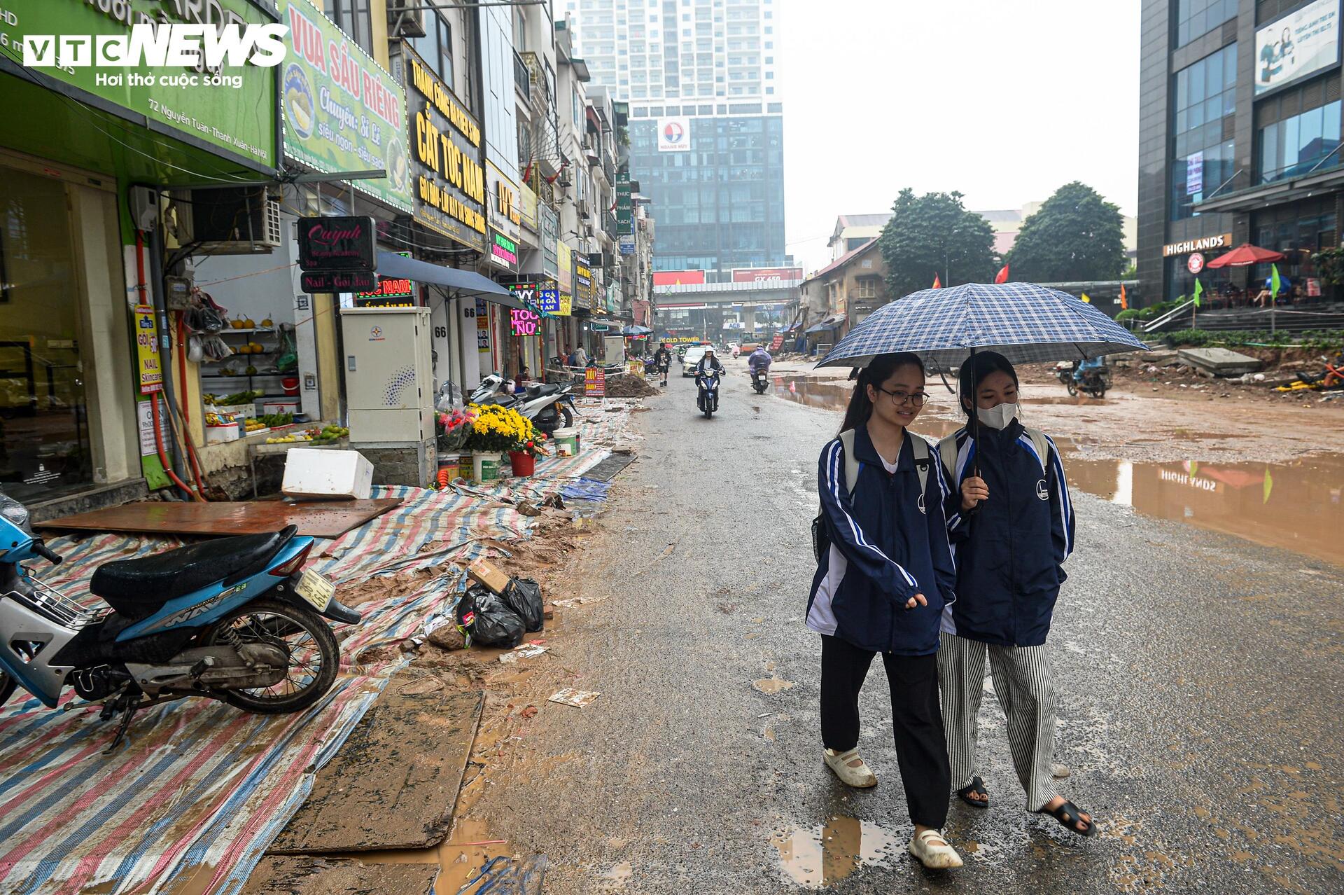 Dự án đường Nguyễn Tuân 400 tỷ ở Hà Nội ngổn ngang sau Tết , ảnh hưởng kinh tế người dân - Ảnh 8. Dự án đường Nguyễn Tuân 400 tỷ ở Hà Nội ngổn ngang sau Tết , ảnh hưởng kinh tế người dân - Ảnh 8.