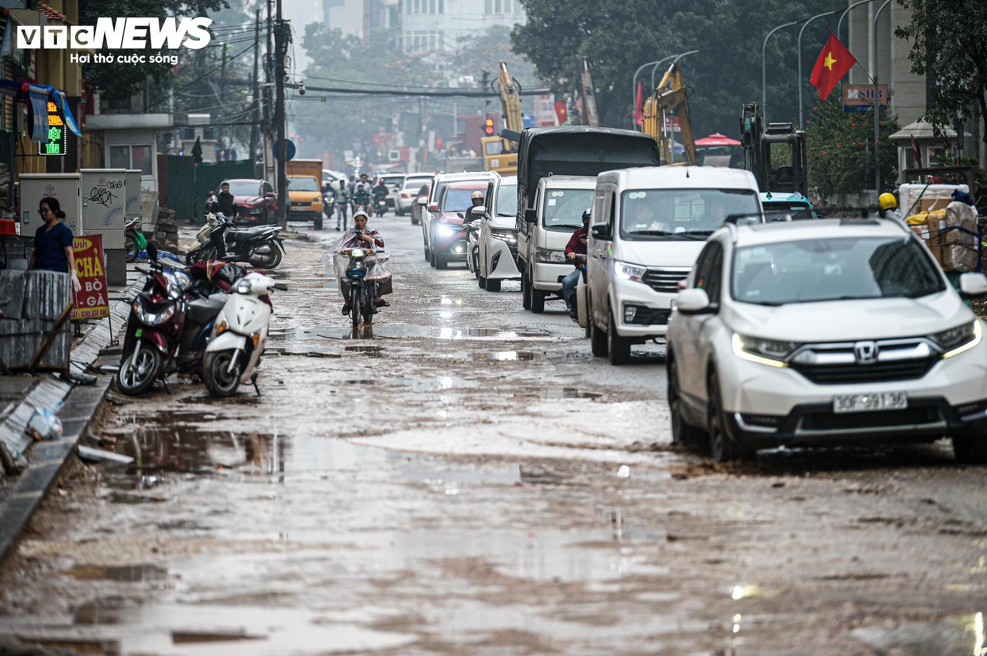 Dự án đường Nguyễn Tuân 400 tỷ ở Hà Nội ngổn ngang sau Tết , ảnh hưởng kinh tế người dân - Ảnh 18. Dự án đường Nguyễn Tuân 400 tỷ ở Hà Nội ngổn ngang sau Tết , ảnh hưởng kinh tế người dân - Ảnh 18.